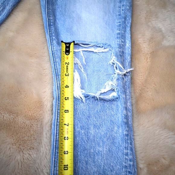 American Eagle Jeans Womens Size 2 Light Blue Highrise Mom Distressed Denim - Picture 6 of 13